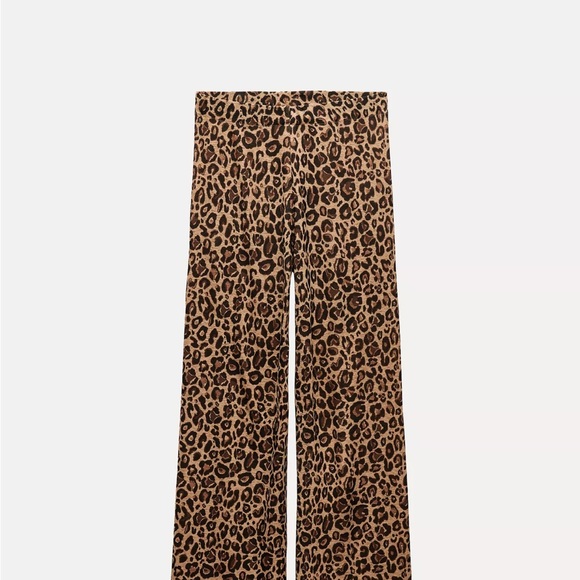Leopard Print Woman Pants - Picture 5 of 5